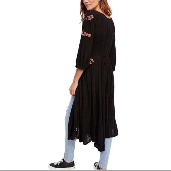 EUC Free People Day Glow szM embroidered midi dress in black… - Picture 3 of 8